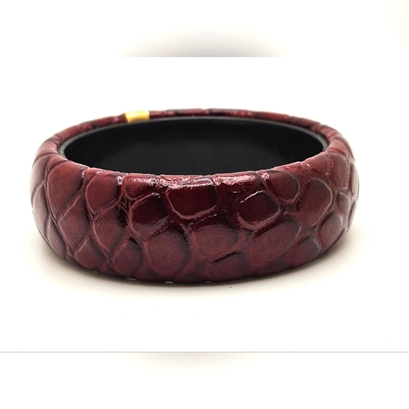 🟢3/$19🟢 Unique Snakeskin Style Burgundy Red Bangle Bracelet - Picture 5 of 6